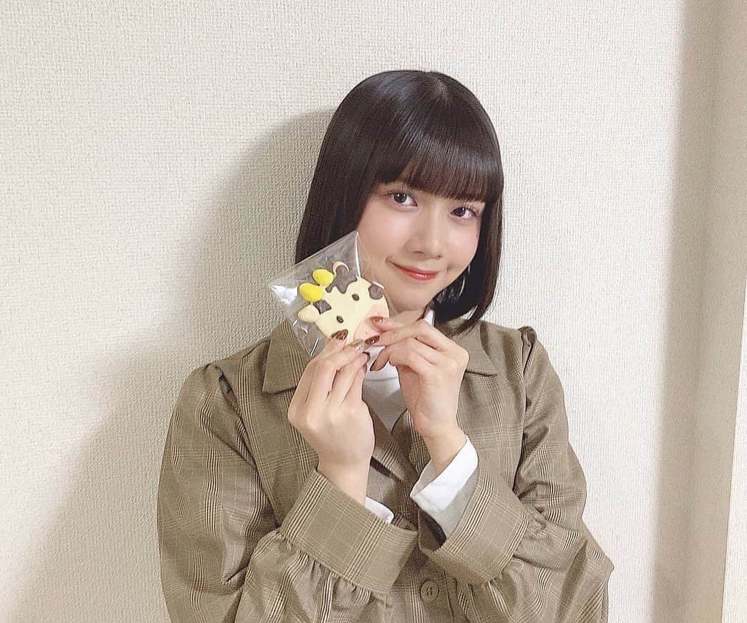 のインスタグラム：「・ ・ 明けましておめでとうございます🎍🐮 そして２０歳になりました。 大人としての自覚を持って行動できるように頑張ります、、！ ・ ・ #丑年 #2021」