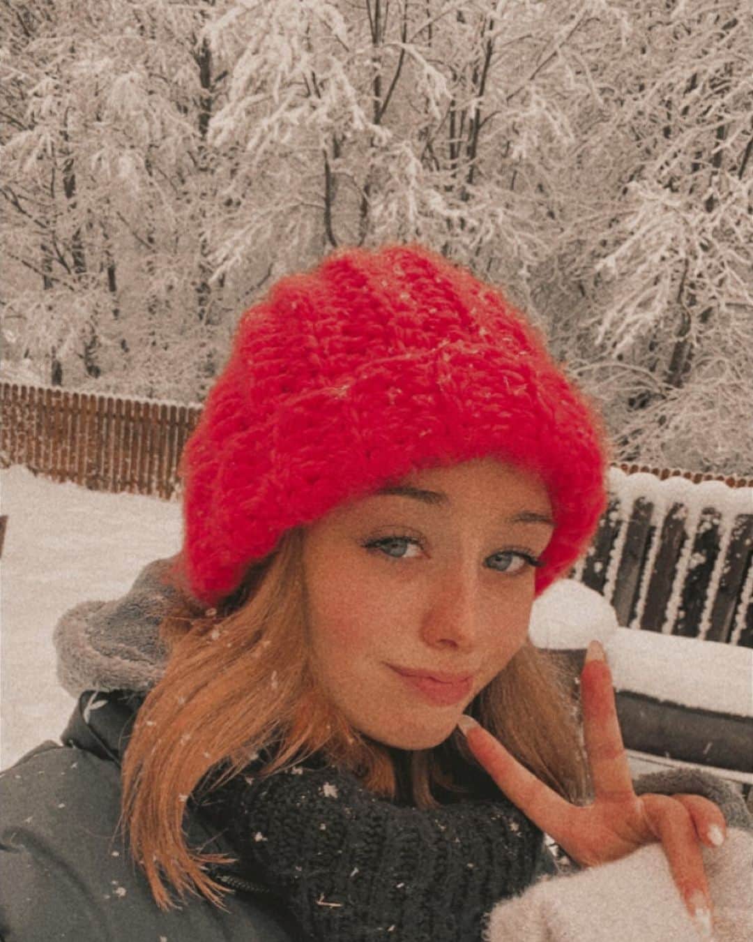 アリサ・ロスコのインスタグラム：「Winter☃️」