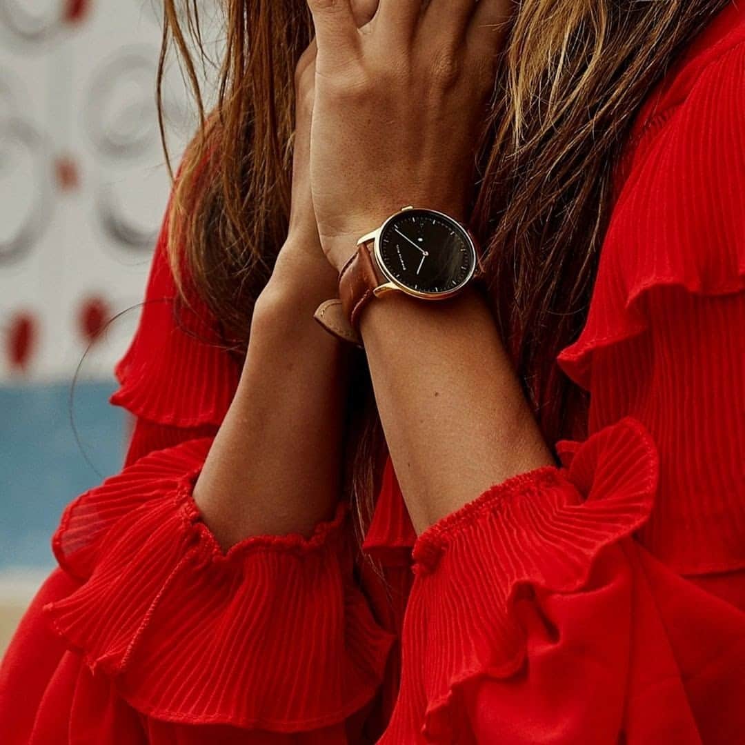 Christian Paulのインスタグラム：「Modern yet still a classic, our Lexy Watch will have you blushing with it's timeless style 😍」