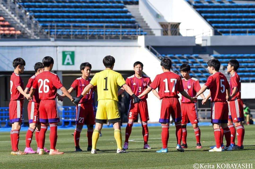 サッカーキングさんのインスタグラム写真 - (サッカーキングInstagram)「. 思いをひとつに  📷Photo by 小林渓太  #大社  #第99回全国高校サッカー選手権大会 #高校選手権 #選手権 #キタゼ選手権 #高校サッカー #高校 #冬 #冬の風物詩 #highschool #部活 #football #サッカーキング #⚽️ #サッカー」1月2日 19時12分 - soccerkingjp