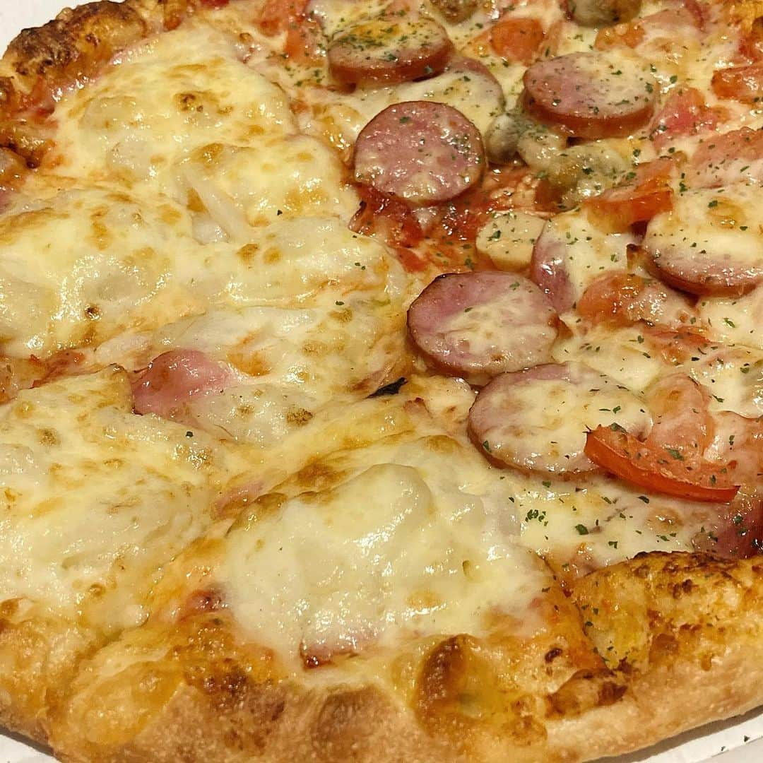 ゆるもちのインスタグラム：「피자 파티🍕」