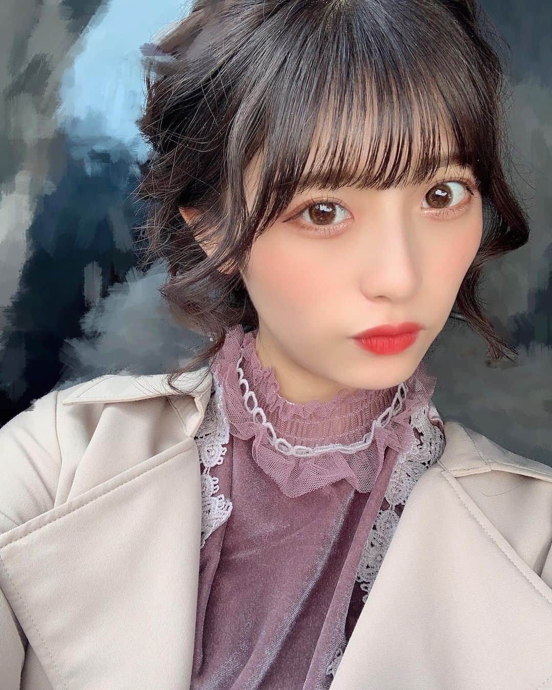 のインスタグラム：「﻿ 前に幼馴染の結婚式があったので、﻿ なやさんにヘアセットしてもらいました☺︎﻿ ありがとうございました‼︎﻿ ﻿ ラメも少しつけてもらったから﻿ キラキラしててかわいい〜✨﻿ ﻿ ﻿ ﻿(@n_a_y_a ) ﻿ ・﻿ ・﻿ #axis #名古屋美容室 #名古屋美容院 #栄美容室 #結婚式 #結婚式ヘアアレンジ #結婚式ヘア #ヘアアレンジ #ヘアセット #ヘアスタイル」