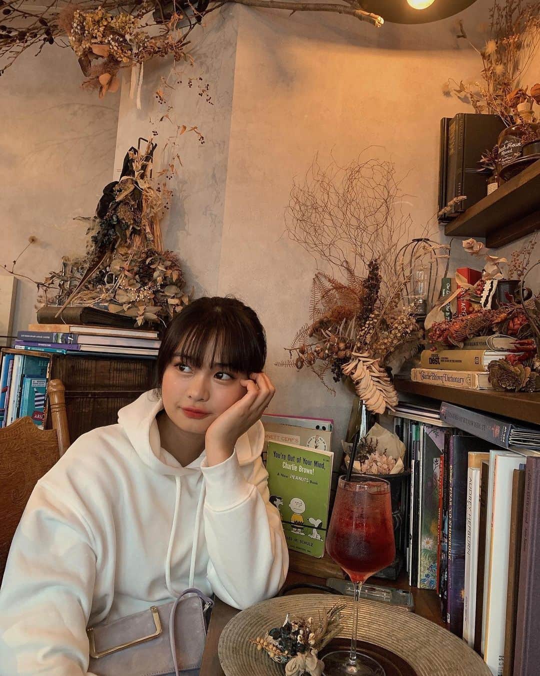 西本ヒカルのインスタグラム：「🌾🤍」