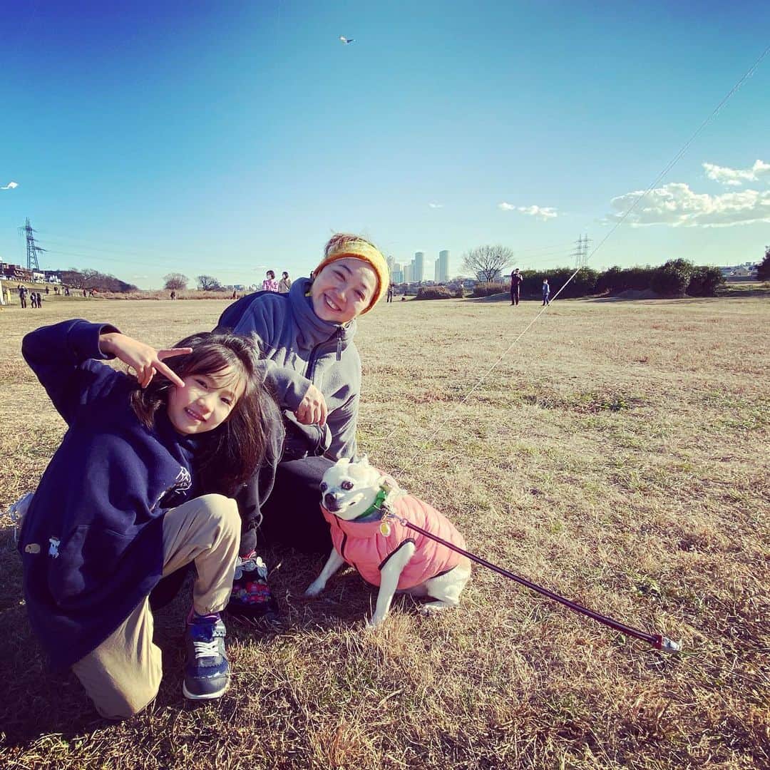 森本千絵さんのインスタグラム写真 - (森本千絵Instagram)「#凧揚げ  凧揚げ名犬ザブ」1月2日 19時38分 - chiemorimoto_goen
