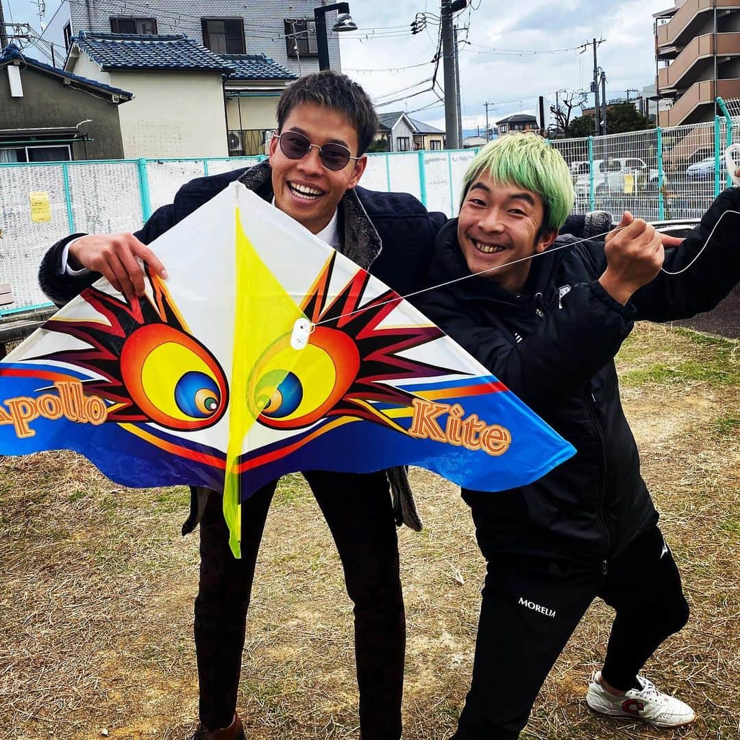マキヒカのインスタグラム：「. 新年明けた人はおめでとうございます😈⚡️ #今年も多くの人に笑顔元気勇気夢希望を #ウメヒカ頑張って生きていきます #YouTube新年一発目投稿したよ」