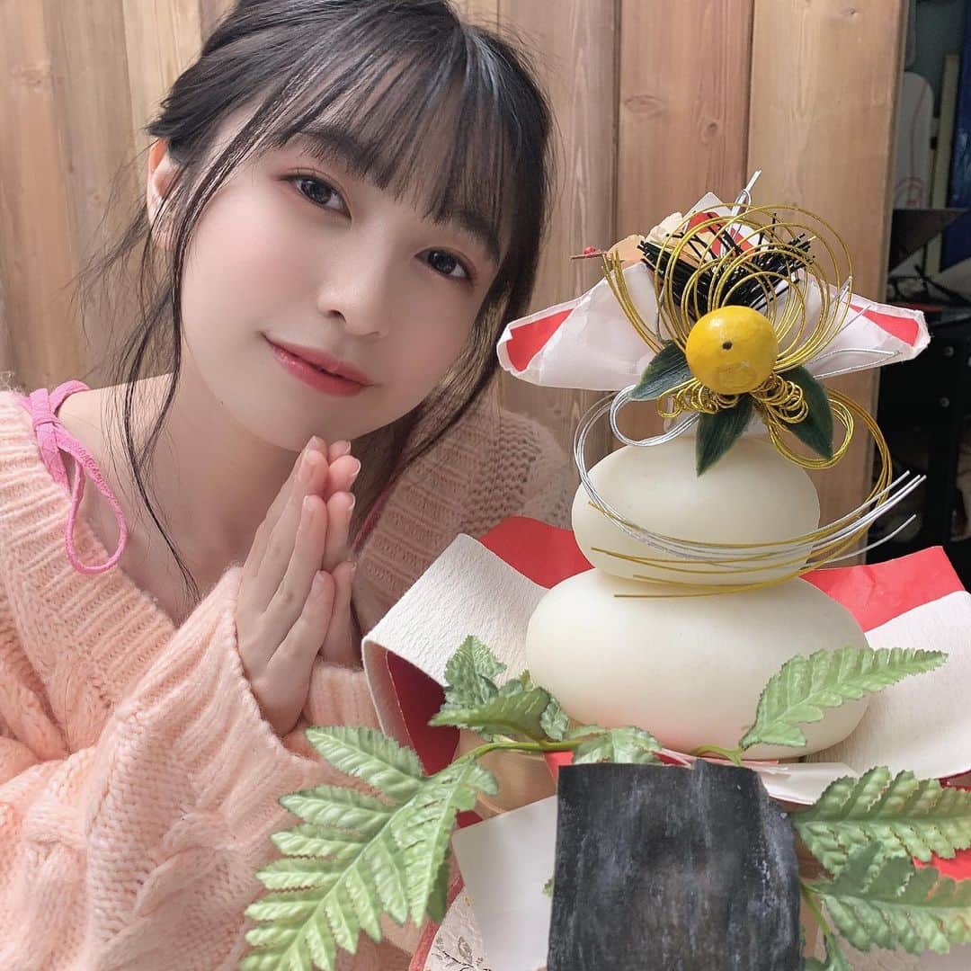 のインスタグラム：「. お正月だねぇ〜🎍 『ヤンマガweb』みてくれた？？？ . . #お正月 #鏡餅 #ヤンマガ #ミスマガジン2020」