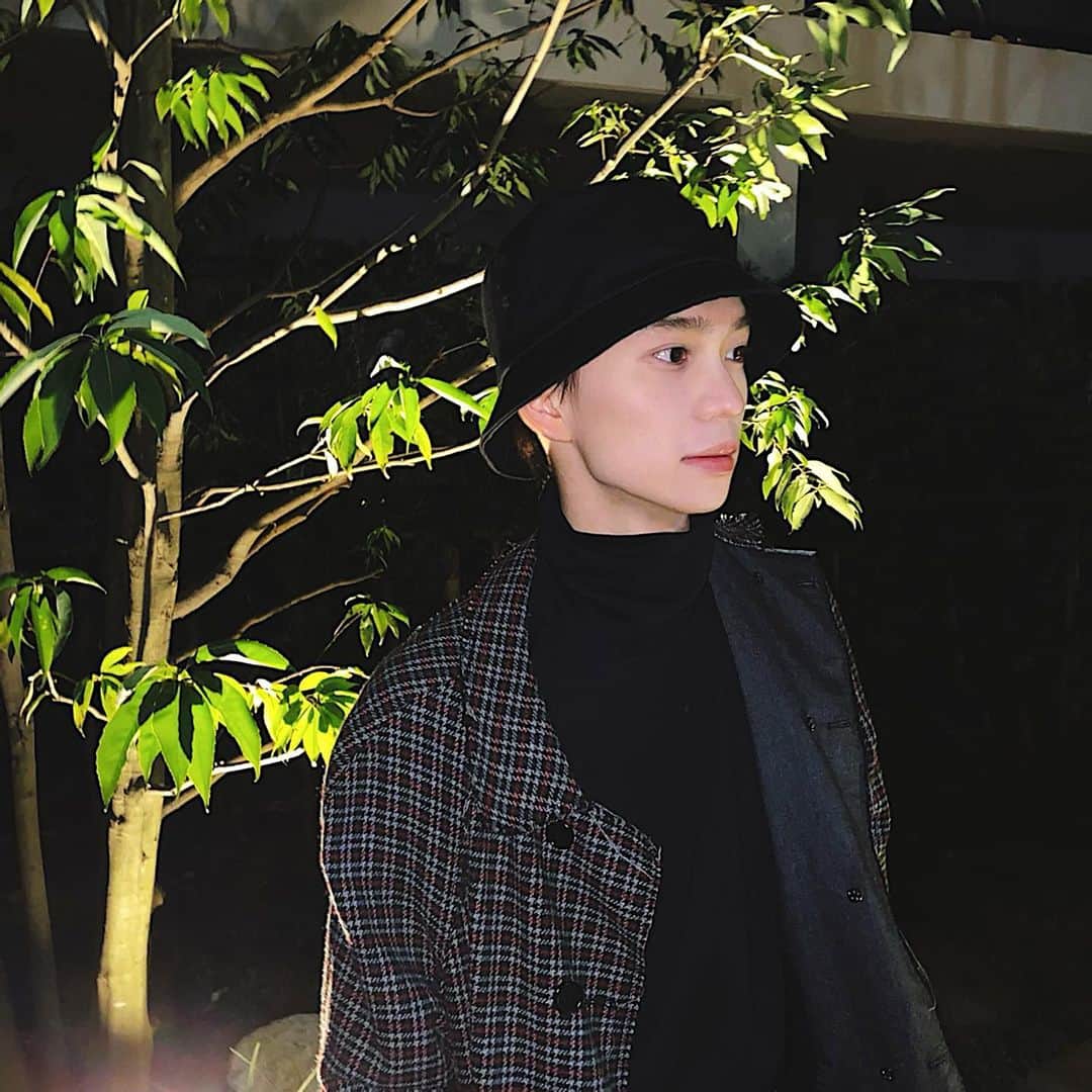 のインスタグラム：「新年明けましておめでとうございます🎍  ご挨拶が遅れてしまいましたが  本年も何卒宜しくお願い致します！  撮影時のみマスクを外させて頂きました🙇🏻‍♂️  今年の抱負はいつも通り1/7の誕生日に  述べます。  沢山待ってるよ、2021年。  早く報告したい事だらけ！  兎に角突っ走って頑張ります。  今年も沢山の愛をお互いに！  【どんな時でも心から皆を幸せに】  木津つばさ」
