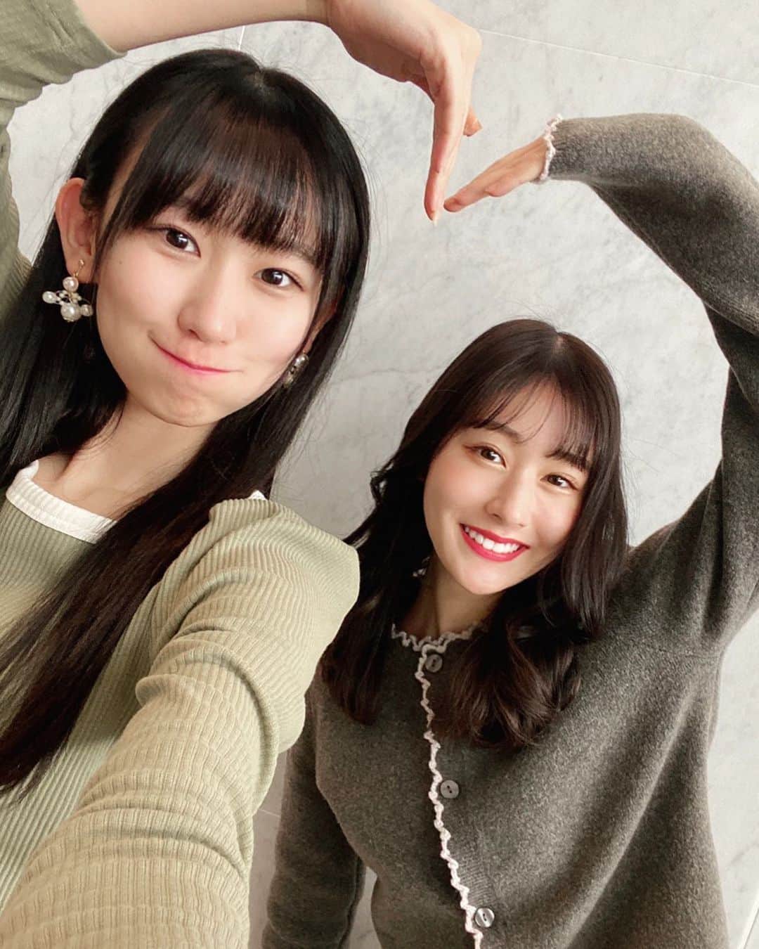 加藤美南のインスタグラム：「海里ちゃん🌼 とにかく優しすぎるし、全力で… 何事も海里ちゃんの人の良さが伝わってそれに救われたことが沢山あります。 多分私だけじゃないはず、、、公演では日に日に赤いサイリウムでいっぱいで海里ちゃんの努力が目に見えて伝わってきて刺激もらいました✨ 空き時間に沢山可愛い子の話とかして楽しかったなぁ🥰 これからも応援しています＾＾」