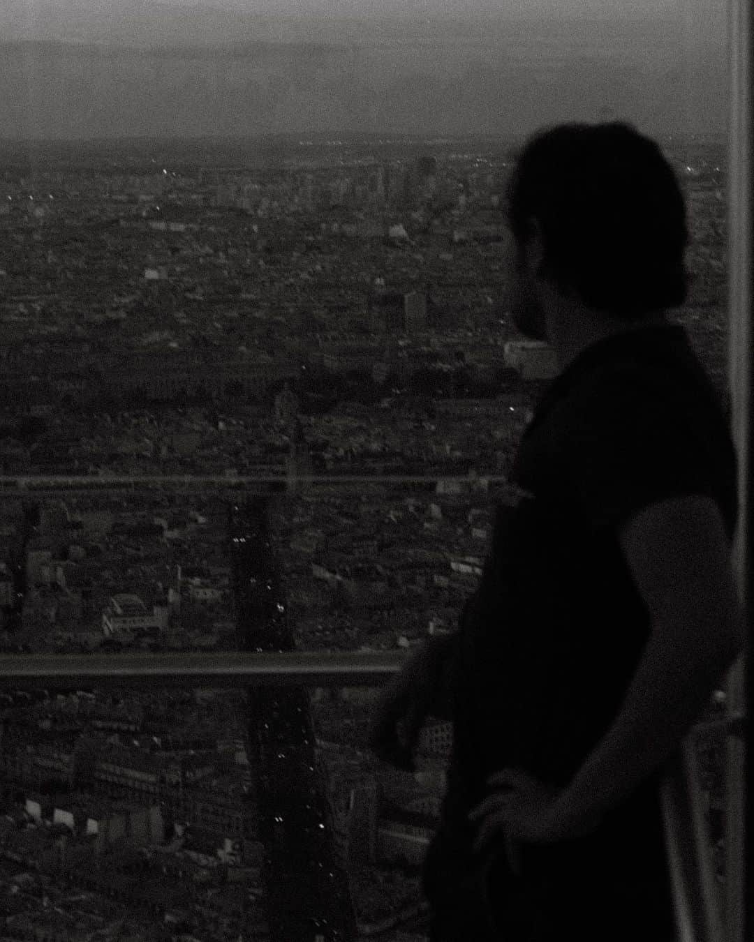 Putri Anindyaのインスタグラム：「Le rêve //  Hello, It’s almost a year since last time we met. It’s strange how in my head, February last year, seemed like only yesterday. But when I think about the last time I saw you it really felt like ages ago. my heart aches.   When people asked me what do I hope for this year, All I can think was to meet you. Even just for a day. But if the universe said otherwise, I know we’ll be fine too, right?  Well, this is a not-so-personal letter to you, half the world away.」