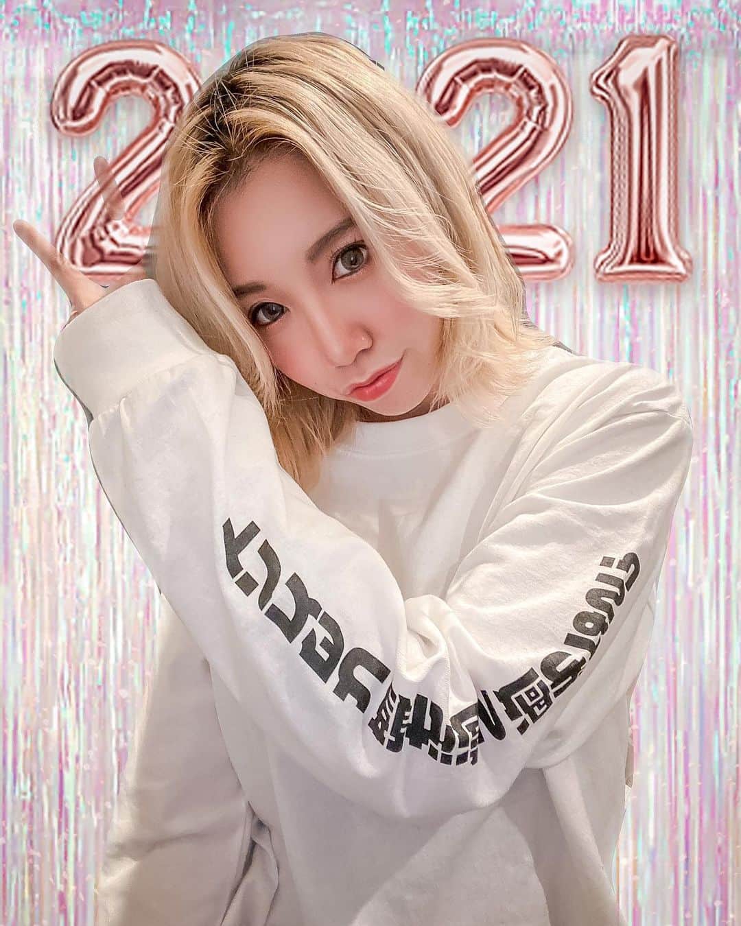 DJ CHI☆MEROのインスタグラム：「🇯🇵 . 2021年になりました🎍 過去はどうでもいいので 今年は良い年になりますように！ . 新年からキメキメですが これを見た皆様、今年も宜しくお願い申し上げます。 . そんな本日1/2(土) 新年一発目は福岡【 @bijou_fukuoka 】さんにてDJです✨ 福岡のミンナ待っとーとーー！！！ . . . #インスタと顔が違いすぎない  #明日花キララ」