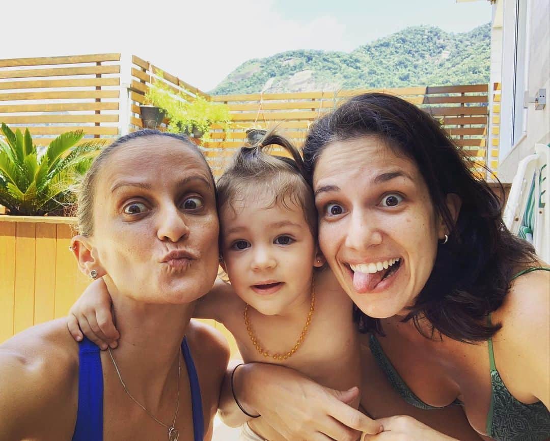 のインスタグラム：「Que sigamos firmes em 2021! Empatia, resistência, vacina e muito amor!」