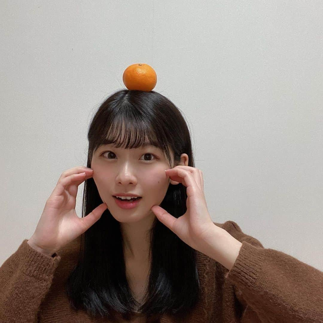 浅井七海さんのインスタグラム写真 - (浅井七海Instagram)「.﻿ あけましておめでとうございます🍊﻿ 今年もよろしくお願いします🐄🍼﻿ ﻿ Happy New Year. I look forward to working with you again this year.﻿ ・﻿ ・﻿ #鏡餅 #2021」1月2日 20時42分 - naamin48_