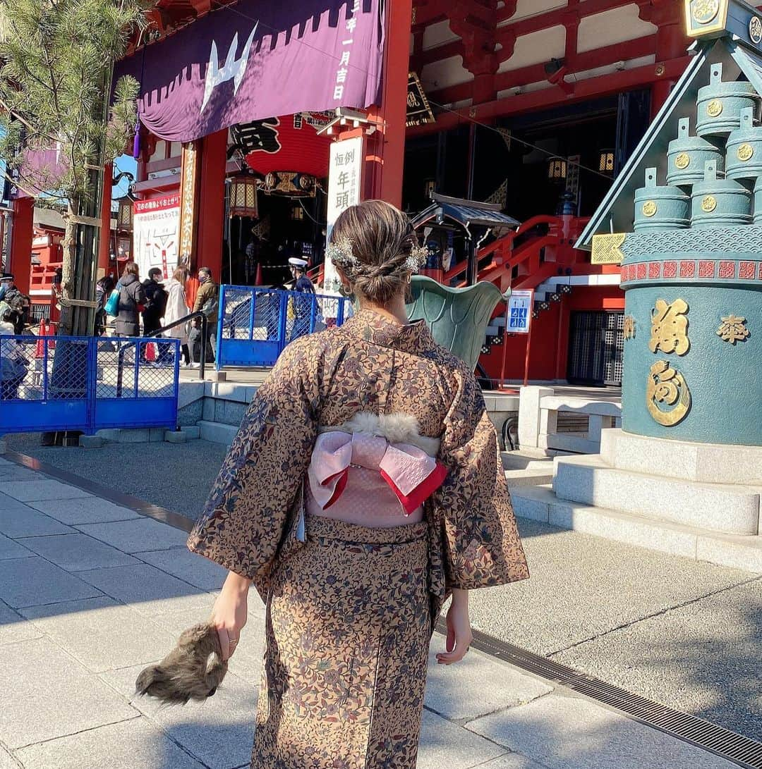 夏焼雅さんのインスタグラム写真 - (夏焼雅Instagram)「新年あけましておめでとうございます🎍 本年もよろしくお願い致します。🐄♡  #2021  #初詣」1月2日 20時43分 - miyaaa0825