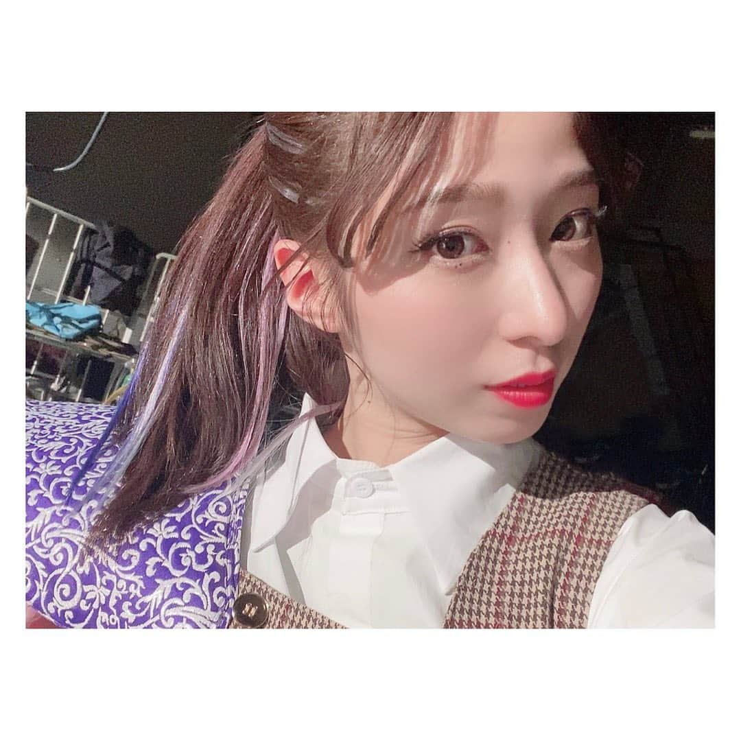 大黒柚姫さんのインスタグラム写真 - (大黒柚姫Instagram)「＊ 突然のご報告となってしまいすみません。 PCR検査の結果、新型コロナウイルスに感染している事が判明しました。 今は熱も下がり安静に過ごしてます。  幸い何日間かお仕事も休みを頂いていた為 誰とも会っていない状況だったので、そういう意味ではとても安心しました。  ファンの皆様や関係者の皆様に ご迷惑、ご心配をおかけして申し訳ございません。 引き続き保健所の指導のもと、自宅療養させていただきます。  １日でも早く皆さんに元気な姿を見せれるように そして元気な笑顔でまた会える日まで待っててね。  感染症対策をしててもいつどこで感染しているのかわからない状況なので皆さんもお体に気をつけてお過ごしくださいね。 早く皆さんに会いたいです。  #シャチJIBUNGOTO #元気な時の柚姫を添えて」1月2日 21時05分 - yuzuki_oguro_official