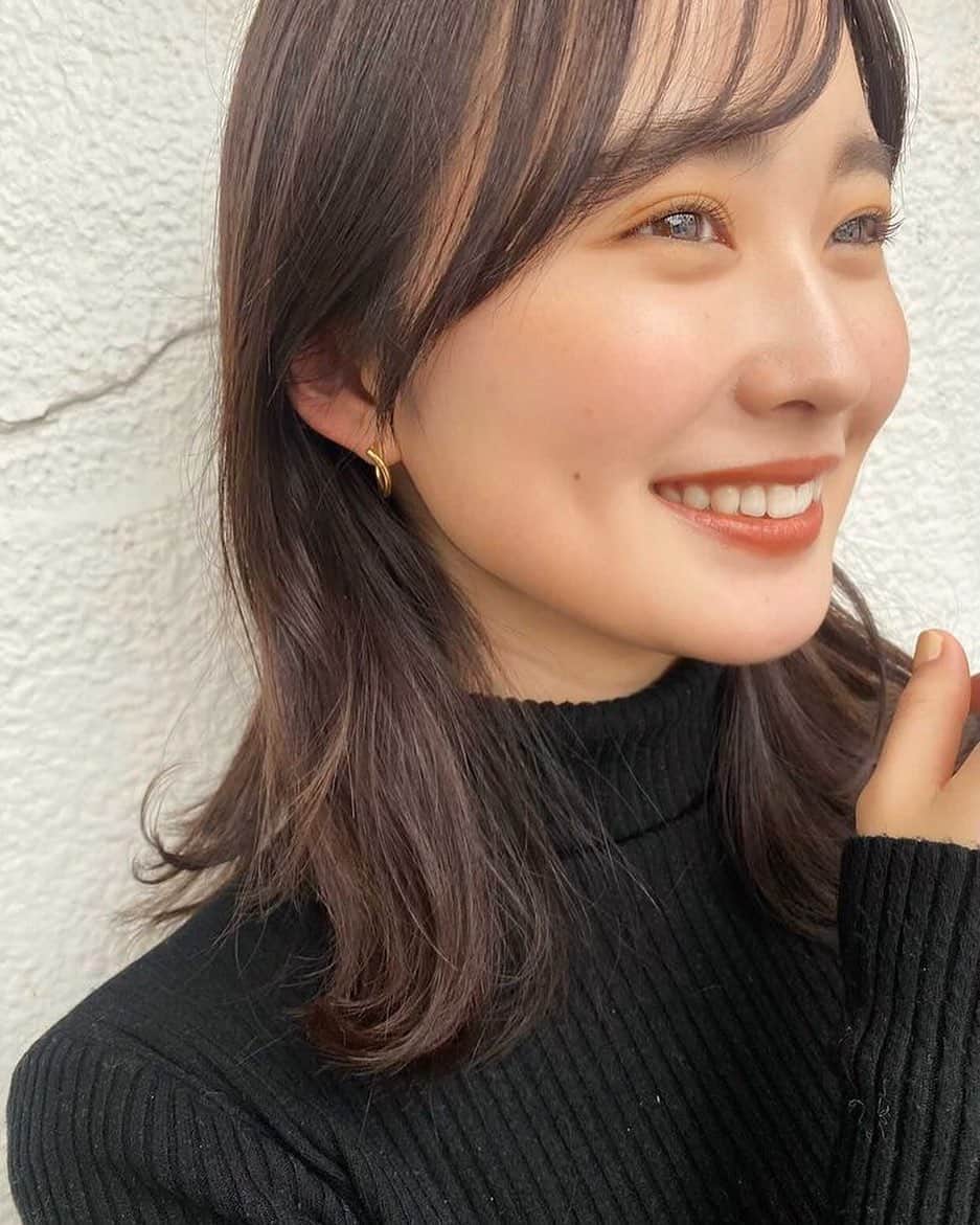 角川友紀のインスタグラム：「𓂃 ﻿ ﻿ あけましておめでとうございます🌅﻿ ﻿ 今年もよろしくお願いします☺︎﻿ ﻿  写真は先日 パリジェンヌして頂いたときのものです 👀🧡﻿ ﻿ メイクがとっても楽になった…!🌼﻿ ﻿ ﻿ #2021#新年#初投稿 #パリジェンヌラッシュリフト#パリジェンヌ#ラッシュリフト#フラットマットラッシュ#アイメイク#celvoke#addiction#eyelash」