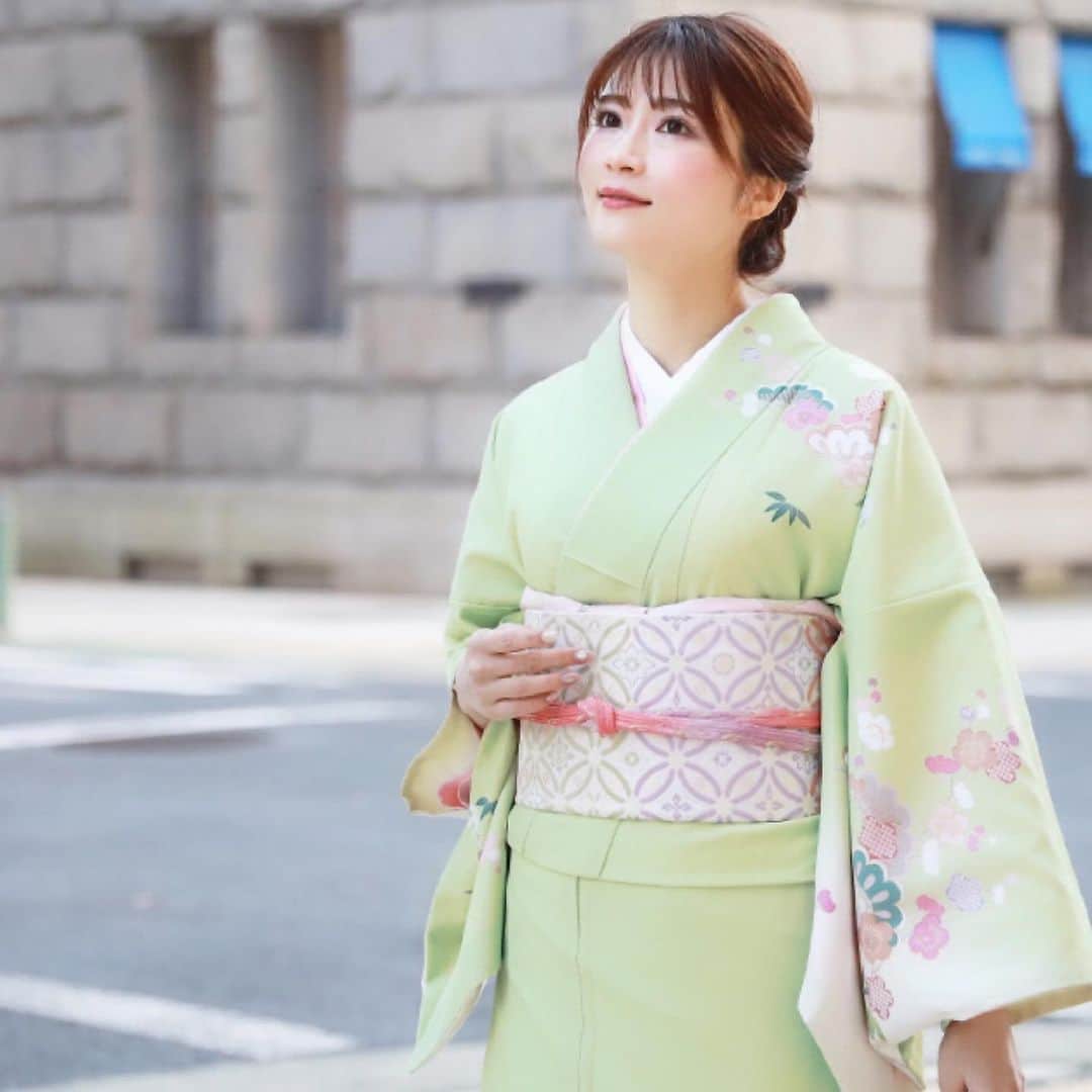 有川さとこさんのインスタグラム写真 - (有川さとこInstagram)「⠀ 本年もどうぞよろしくお願いいたします🐮💕  ⠀  和なでしこ＊  #着物 #なでしこ #和なでしこ #きよたにや #小物 #ヘアセット #帯 #着物コーデ #和装 #訪問着 #kimono #kyoto」1月2日 21時32分 - arikawa_satoko