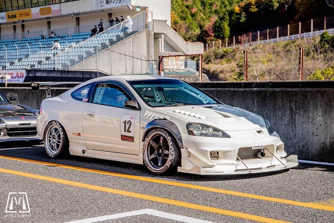のインスタグラム：「_ 小宗技研 Hazard Honda DC5 INTEGRA Type R _ Shot on Nov-15 2020 "Circuit Festa" "HONDA ONE MAKE RACE" organized by @aslan_inc_japan at Central Circuit. _ owner: @gekokujyou_style photo: @mistbahn _ _ JP) 2020年11月15日のセントラルサーキットで開催された「サーキットフェスタ」内の、アスランさん( @aslan_inc_japan )主催の「ホンダ・ワンメイク・レース」で撮影。 _ _ #circuitfesta #サーキットフェスタ #hondaonemakerace #aslan #アスラン #aslan_inc_japan #centralcircuit #セントラルサーキット #小宗技研 #hazardracing #hondaintegra #dc5 #dc5r #dc5integra #itr #インテグラ #ホンダインテグラ #integra #hondaintegratyper #rsx #acurarsx #dc2 #kseries #k20 #k20a #vtec #timeattack #timeattackjapan #ctac #hondasontrack」