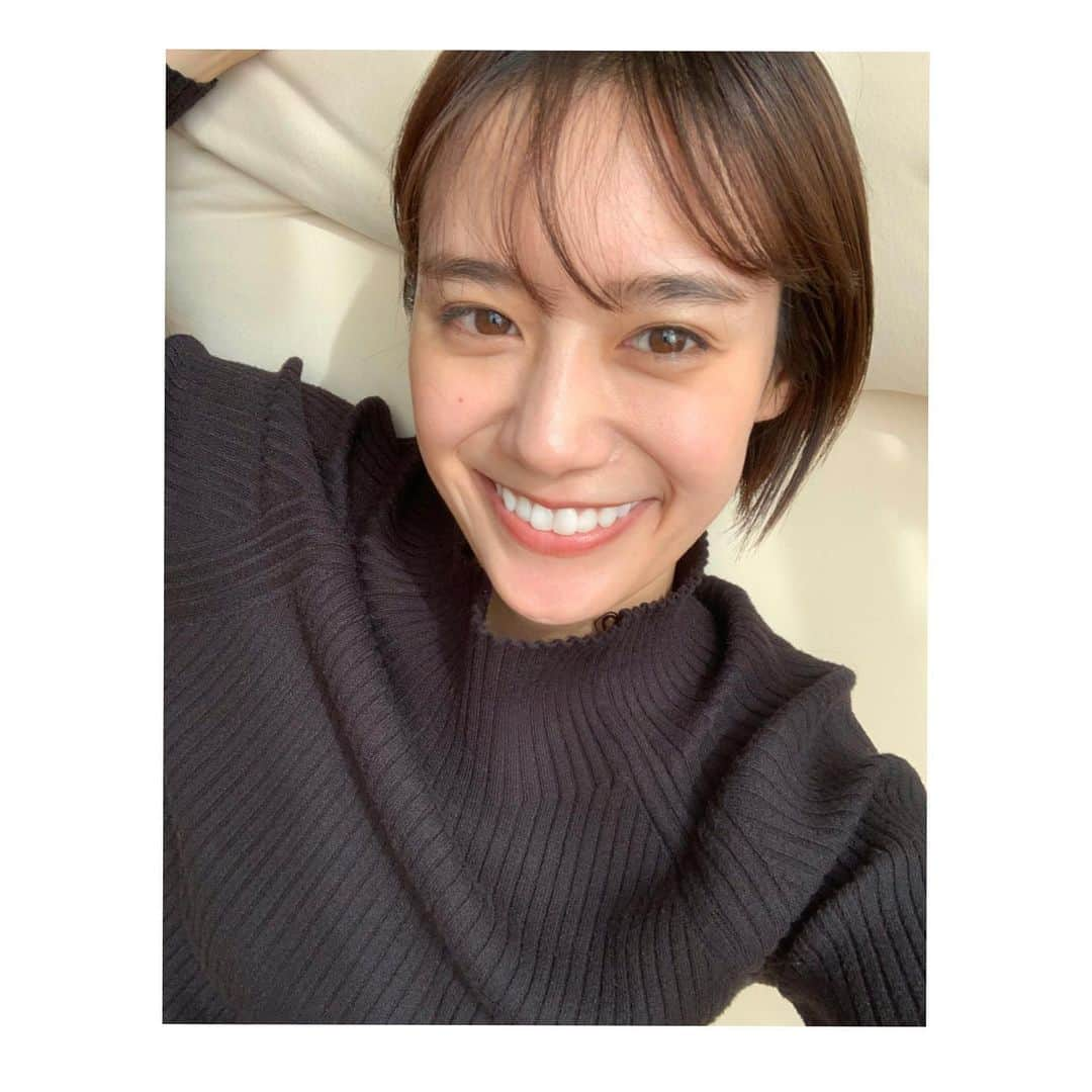 吉田志織さんのインスタグラム写真 - (吉田志織Instagram)「年が明けましたね☺️ 2021年もよろしくお願い致します✨  #2021年」1月2日 21時44分 - shiori_official_321