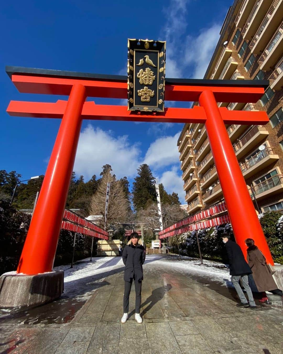 橋本光晟のインスタグラム：「皆さん、あけましておめでとうございます⛩ 今年もよろしくお願いします😊  2021年は、『実行』の年にします！！  自分らしく全力で頑張ります！  良い1年にしましょう！  #宮城県 #仙台市 #大崎八幡宮 #大吉 #2021」