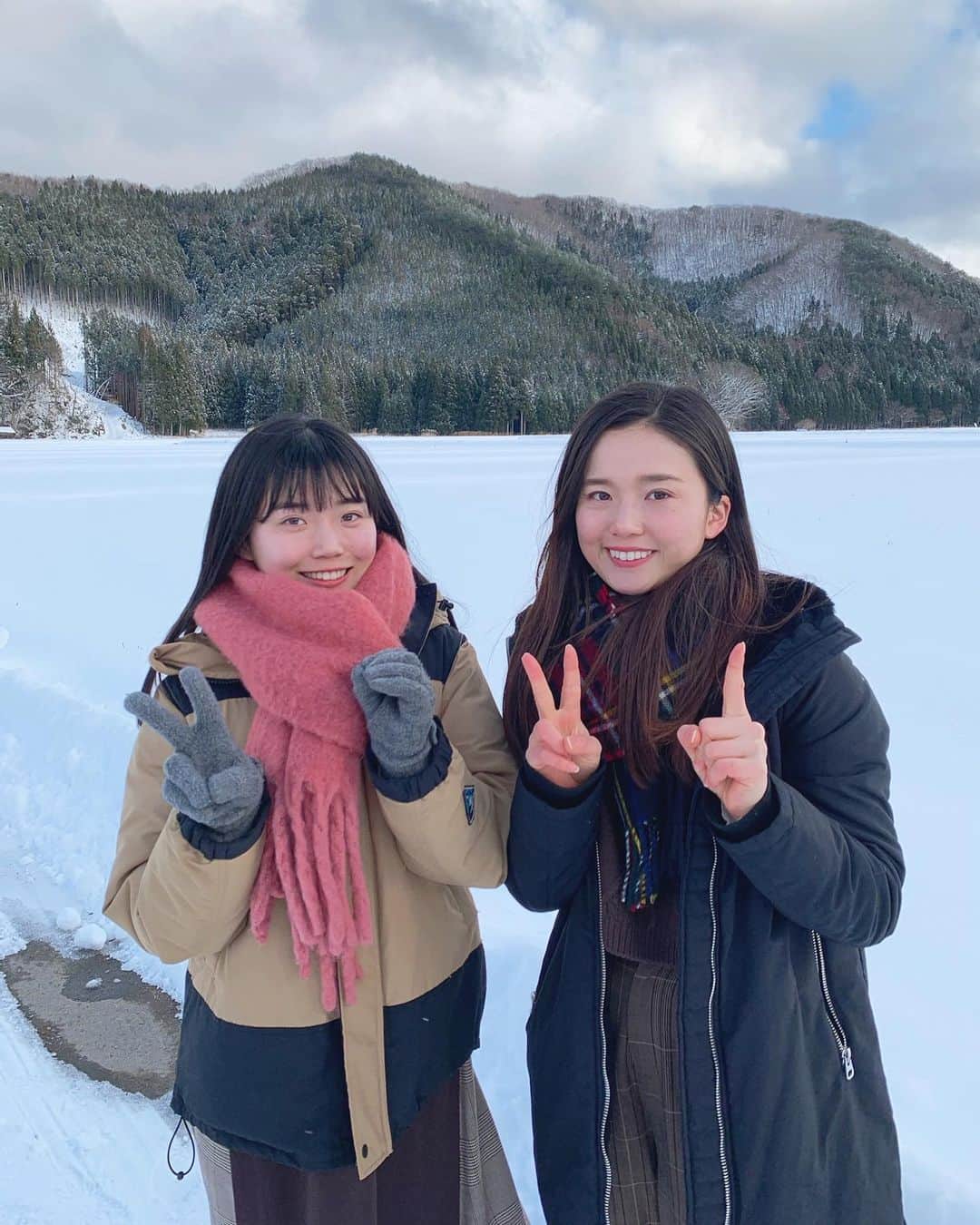 荒川晴菜のインスタグラム：「新年明けましておめでとうございます🎍🌅 2021年も宜しくお願いします🙏🏻 今年は去年よりモォ〜っといい年になりますように🐮🤍 #happynewyear #2021」