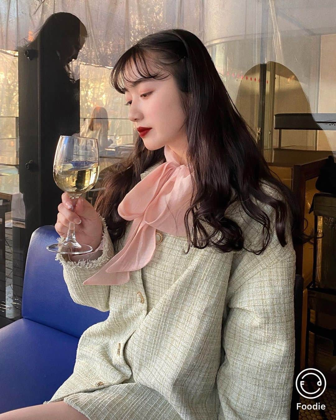 河﨑莉奈さんのインスタグラム写真 - (河﨑莉奈Instagram)「자매데이트🥂🎀🤍   カワサキ三姉妹YouTubeも撮ったので 動画お楽しみに〰️  お洋服はセットアップもリボンブラウスも　@berin__official だよ🤍  カメラアプリは　@foodieapp.official です🎞 フィルター　SI4」1月2日 21時54分 - rinya5588