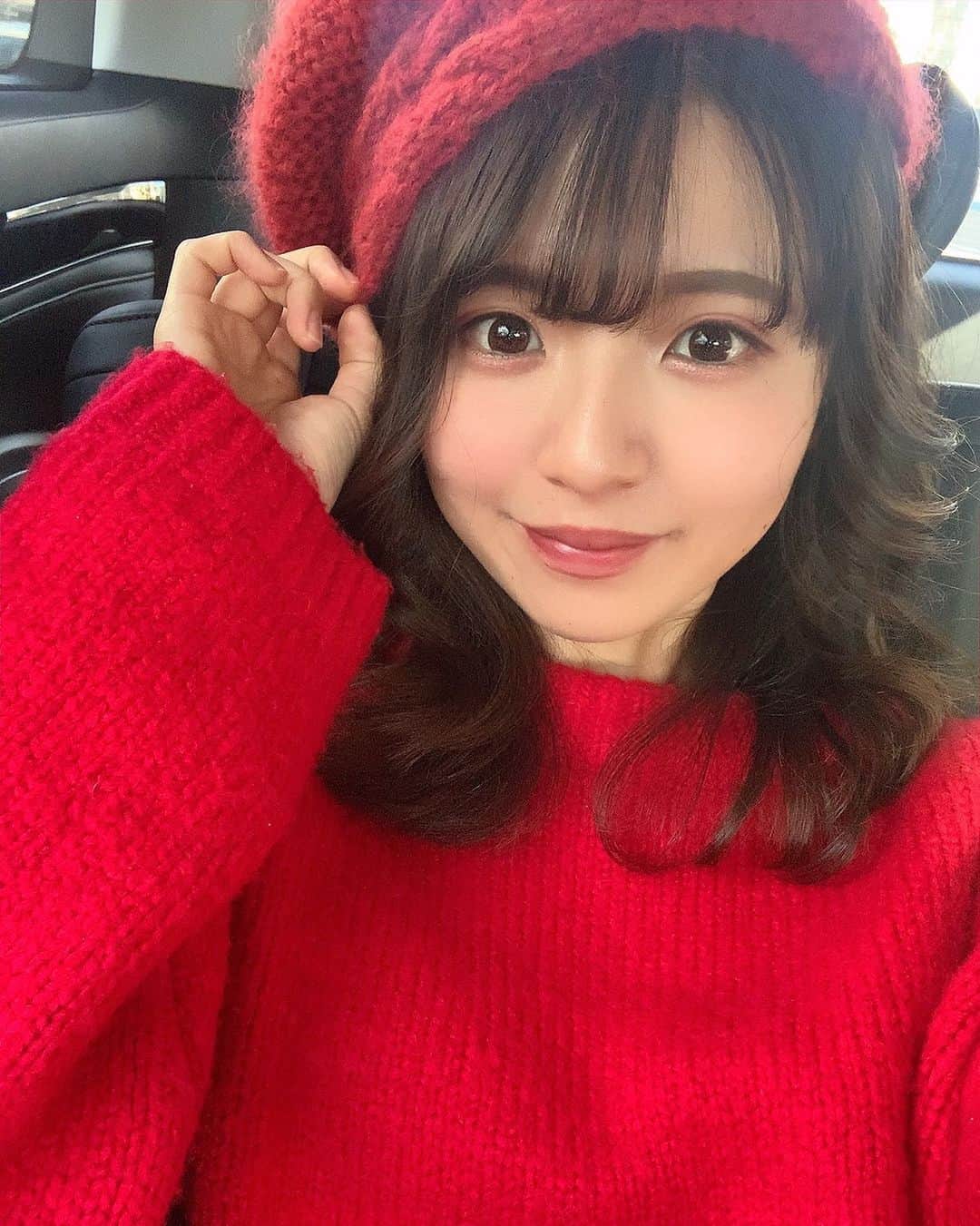 松田有紗のインスタグラム：「明けましておめでとうございます🎍 今年もよろしくお願いいたします✨ . 年女です🐮 . 今年は自分らしく 心穏やかに過ごしていきたい⛩」