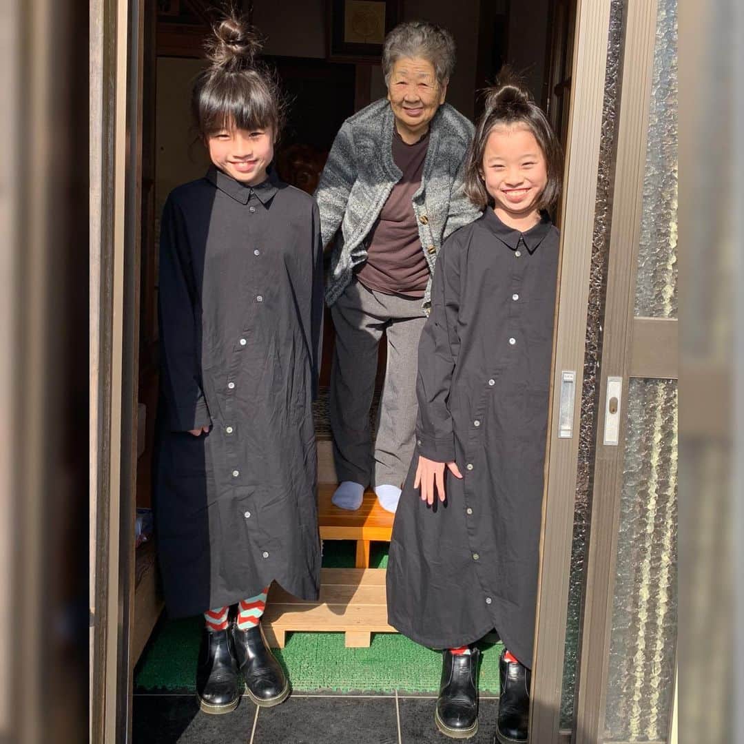 のインスタグラム：「ひぃおばぁちゃん。  私の大事な大好きなおばぁちゃん。  ひよ。こは。が産まれる日も居てくれた。」
