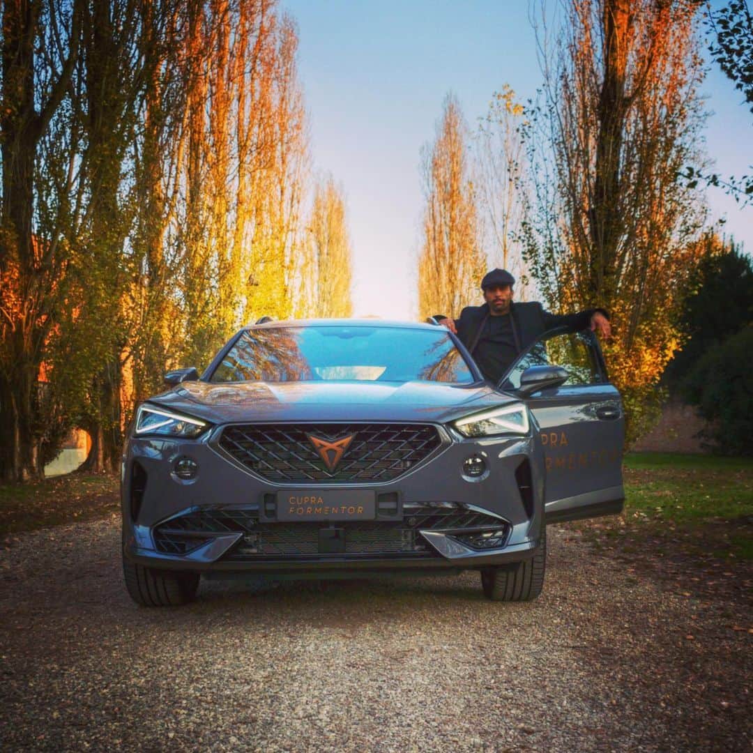 ルーカス・カストロのインスタグラム：「Prestazioni, tecnologia e design all’avanguardia... #CUPRAformentor sarà in grado di sorprenderti #adv #autocupra #cupraferrara #cupra #formentor#prestazioni #cuoresportivo #ferrara @autopo_cupra_ferrara」