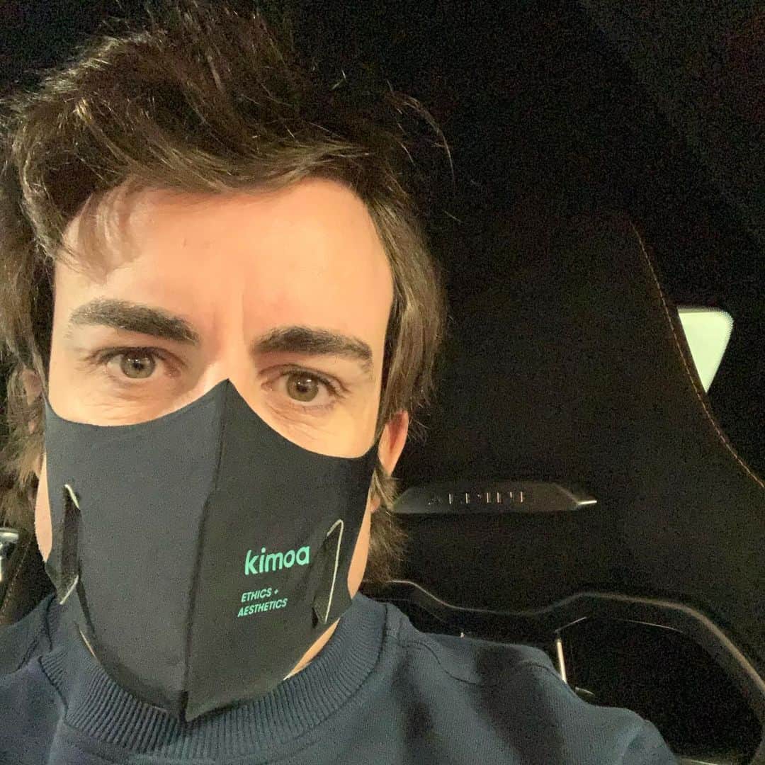 フェルナンド・アロンソのインスタグラム：「2021 mood 😇@alpine_cars 💙」