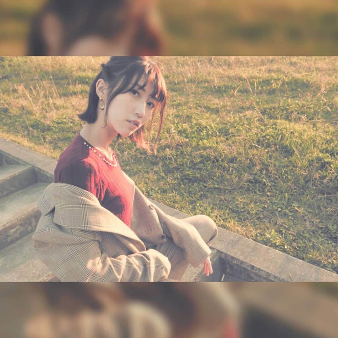 板野優花のインスタグラム：「Photo by @shiophotography さん ・ 初めましてのカメラマンさんに撮っていただきました🙆‍♀️✨ めちゃくちゃエモく撮っていただいて😭✨ 本当に感動ーーー(๑⃙⃘´༥`๑⃙⃘)💕 ・ #イベントMC #mc #タレント #関西モデル  #カメラマンさんと繋がりたい #写真撮ってる人と繋がりたい  #アシスタントmc #撮影会モデル #撮影依頼募集中  #モデル依頼受付中 #サロンモデル #関西サロンモデル #ポートレートしま専科 #ポートレートモデル #河川敷 #エモい写真 #エモい #おしゃれさんと繋がりたい #pocochaライバー #ハーフアップ #ボブヘアアレンジ #美容師さんと繋がりたい」