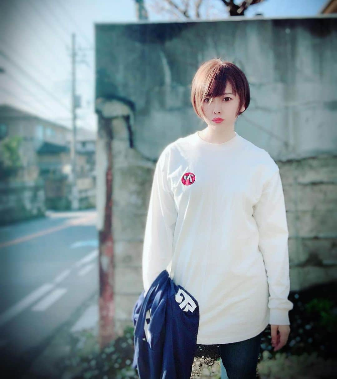 ちゃたさんのインスタグラム写真 - (ちゃたInstagram)「@vis_jp  #vis  @adidas  #adidas   #adidas #mensfashion #streetfashion #boyish#coolgirl#ファッション好きな人と繋がりたい  #インスタグラマー #インフルエンサー #アディダス#fashion #outfit #likeforlikes #follow #instafashion #instalike #いいねした人で気になった人フォロー #いいね返し #いいね返しは絶対 #フォロー #無言フォロー大歓迎#スポーツミックス#カジュアル#ロンT#お洒落さんと繋がりたい #ナイキ女子 #ショートヘア  #ママガール #スニーカー　#portrait」1月3日 7時48分 - c.h.a.t.a.13