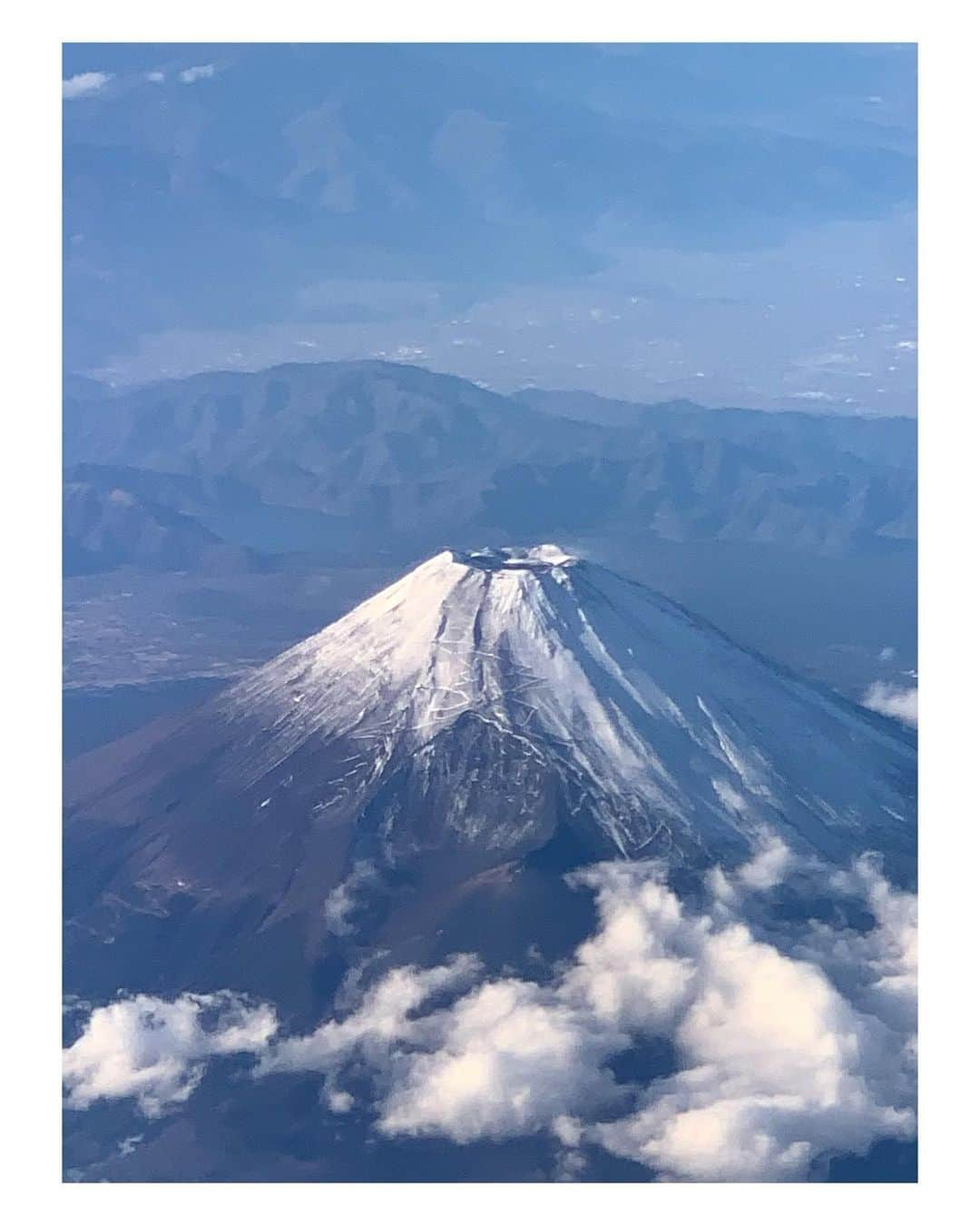 井浦新さんのインスタグラム写真 - (井浦新Instagram)「新年富士はじめ」1月3日 8時39分 - el_arata_nest