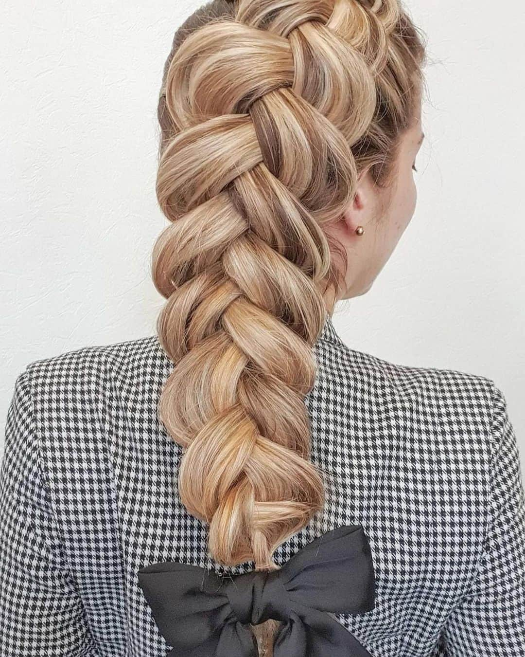 I N S T A B R A I Dのインスタグラム：「full Dutch braid look or the half? Swipe to see both looks 💫」