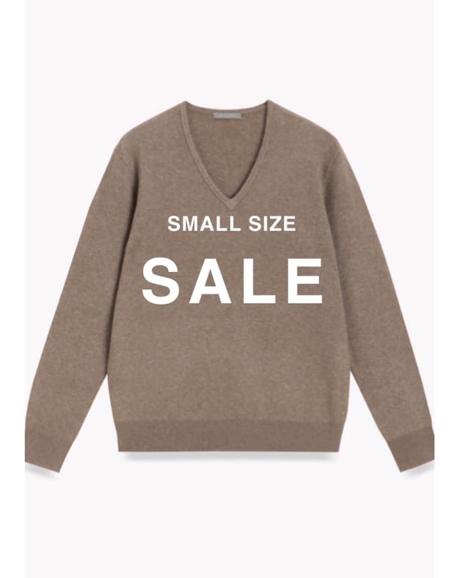 のインスタグラム：「［SMALL SIZE SALE ITEMS］﻿ スモールサイズセール開催中。﻿ 2020FALL & WINTERのセール対象商品から人気アイテムをご紹介。﻿ ﻿ 4.ウールカシミヤVネックプルオーバー﻿ Light Avalon Koa str﻿ ﻿ 〈身長150cm前後の小柄な方に美しくフィットするTheory luxeのスモールサイズ〉﻿ ﻿ -SMALL SIZE 店舗情報-﻿ 池袋西武店﻿ 新宿伊勢丹店﻿ 梅田阪神店﻿ ﻿ ﻿ ［Information］﻿ -レギュラーサイズONLINE SALE開催のお知らせ-﻿ 2021.1.8(金) AM8:00 START﻿ ﻿ #theoryluxe #smallsize #sale #sweater #スモールサイズ #セール #セーター #セオリーリュクス」