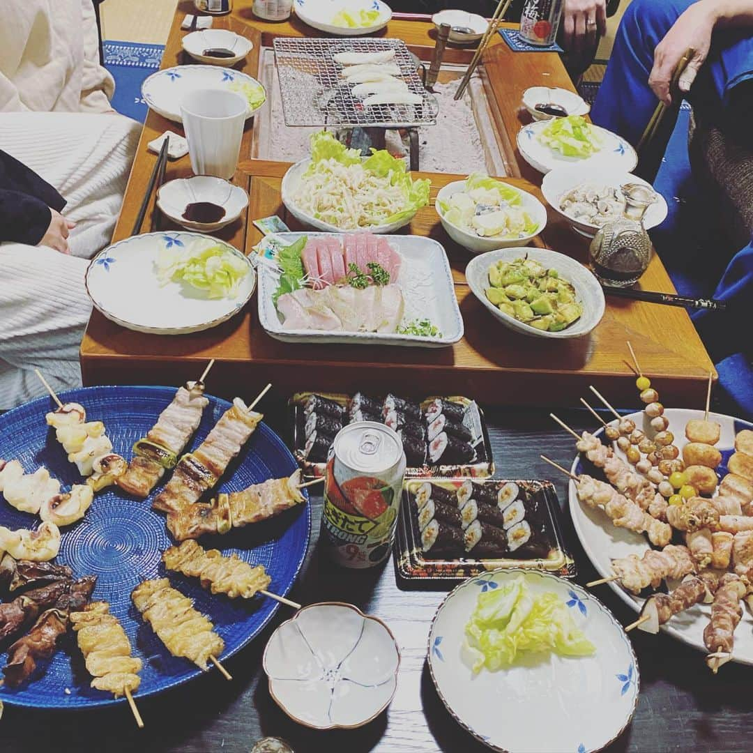 今村美乃さんのインスタグラム写真 - (今村美乃Instagram)「たくさんおいしいものを 食べて飲んだ年末年始🎍  あけましておめでとうございます！！  ことしもよろしくお願いします♥️㊗️♥️皆さんにとって素晴らしい年になります様に✨」1月3日 0時08分 - imamurayoshino