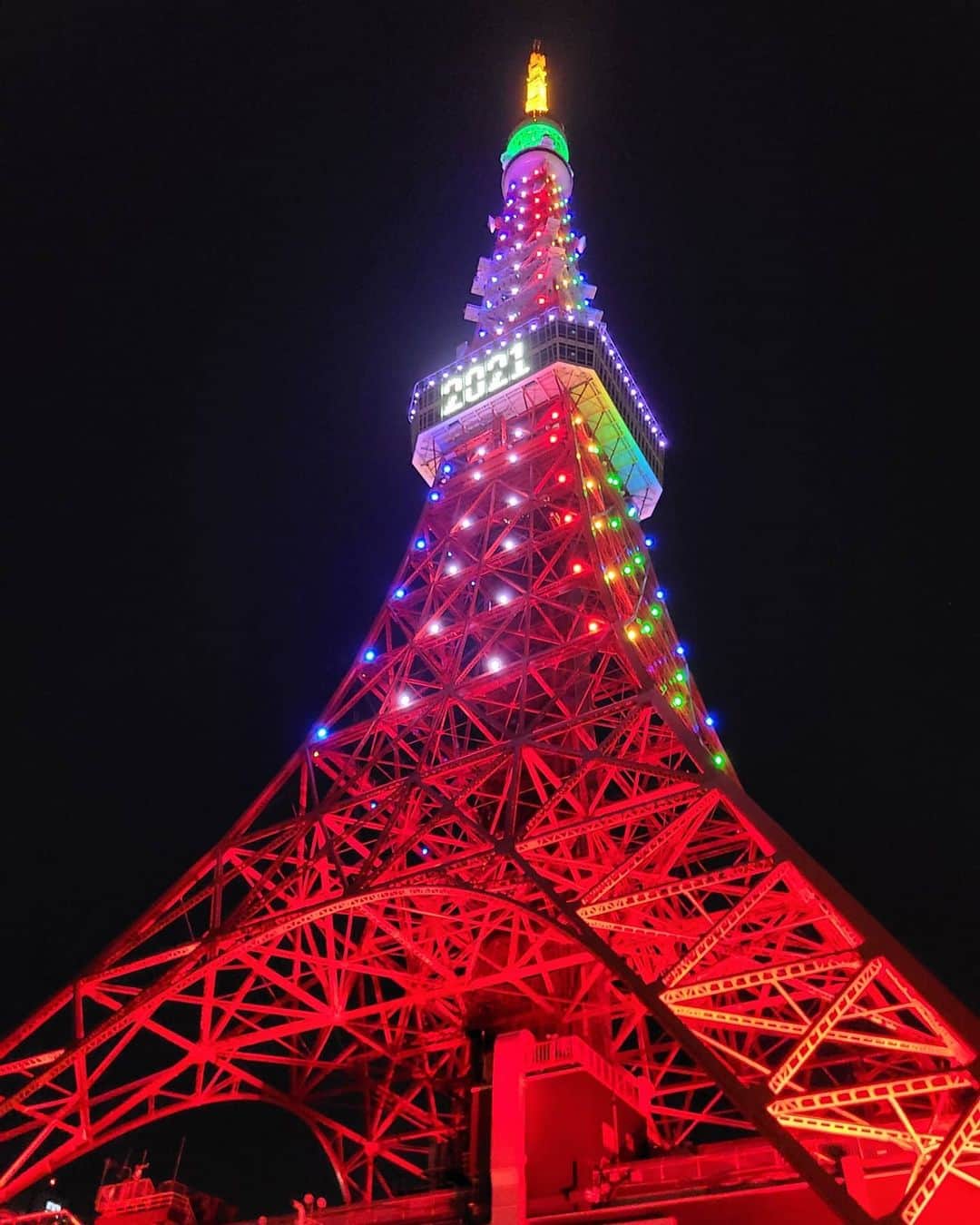 DJ KOOさんのインスタグラム写真 - (DJ KOOInstagram)「#東京タワー 2021ライトアップ！！ お正月を照らしてくれています！！ 癒しをどうぞ！！   #お正月 #癒し #DJKOO」1月3日 0時23分 - dj_koo1019