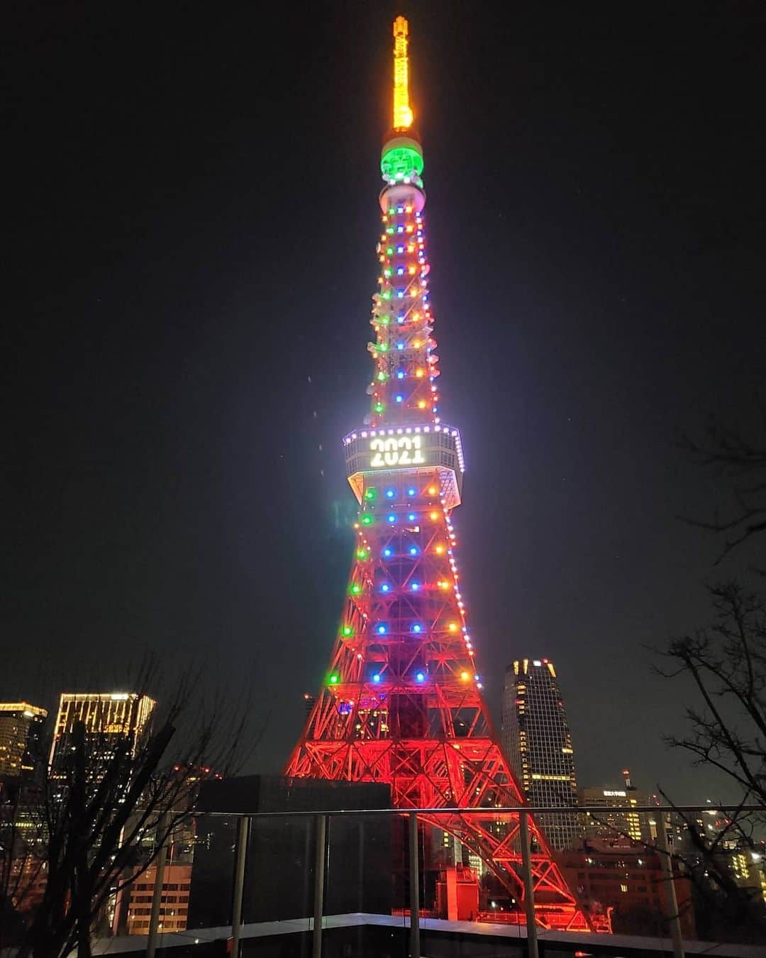 DJ KOOさんのインスタグラム写真 - (DJ KOOInstagram)「#東京タワー 2021ライトアップ！！ お正月を照らしてくれています！！ 癒しをどうぞ！！   #お正月 #癒し #DJKOO」1月3日 0時23分 - dj_koo1019