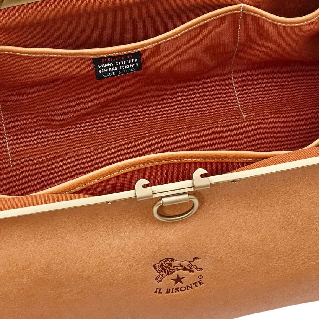 イルビゾンテのインスタグラム：「At Il Bisonte, sustainability is a matter of quality. It begins by selecting and sustainably tanning the best leathers, continues with careful craftsmanship and attention to every detail, and is expressed through products created to last a lifetime - and even longer ;) #ilbisonte #madeinitaly #leatherbag #sustainability」