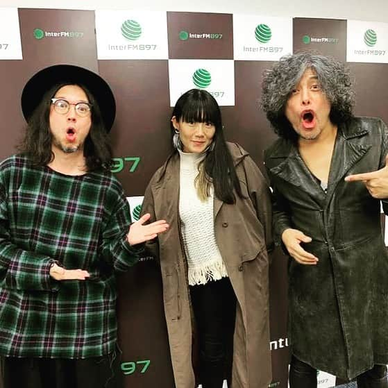 Leyonaのインスタグラム：「"love on music"﻿ #interfm897 やっぱりタイジ&ジョーさんの コンビネイシャン﻿yavaii﻿🌴 笑い歌い倒しま﻿した ﻿ ♪総理大臣と♪愛燦燦﻿ 聴き逃したみなさん﻿ radikoで聴けマス」