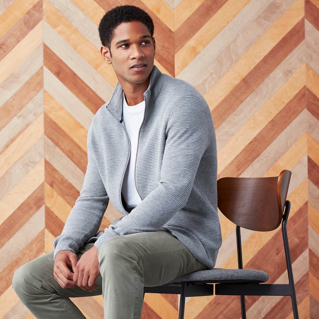 ペリーエリスのインスタグラム：「Elevate your everyday style with the Full Zip Sweater. Designed for comfort as you go about your day. #LifeReadySince1976」