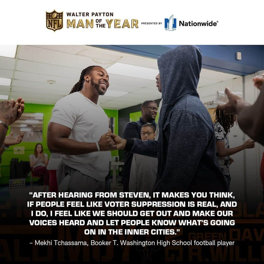 NFLさんのインスタグラム写真 - (NFLInstagram)「Steven Means meets with local high school football teams to teach them about the power and importance of voting.  Three players from Booker T. Washington High School share what they’ve learned from the @atlantafalcons’ #WPMOY nominee.」1月3日 1時30分 - nfl