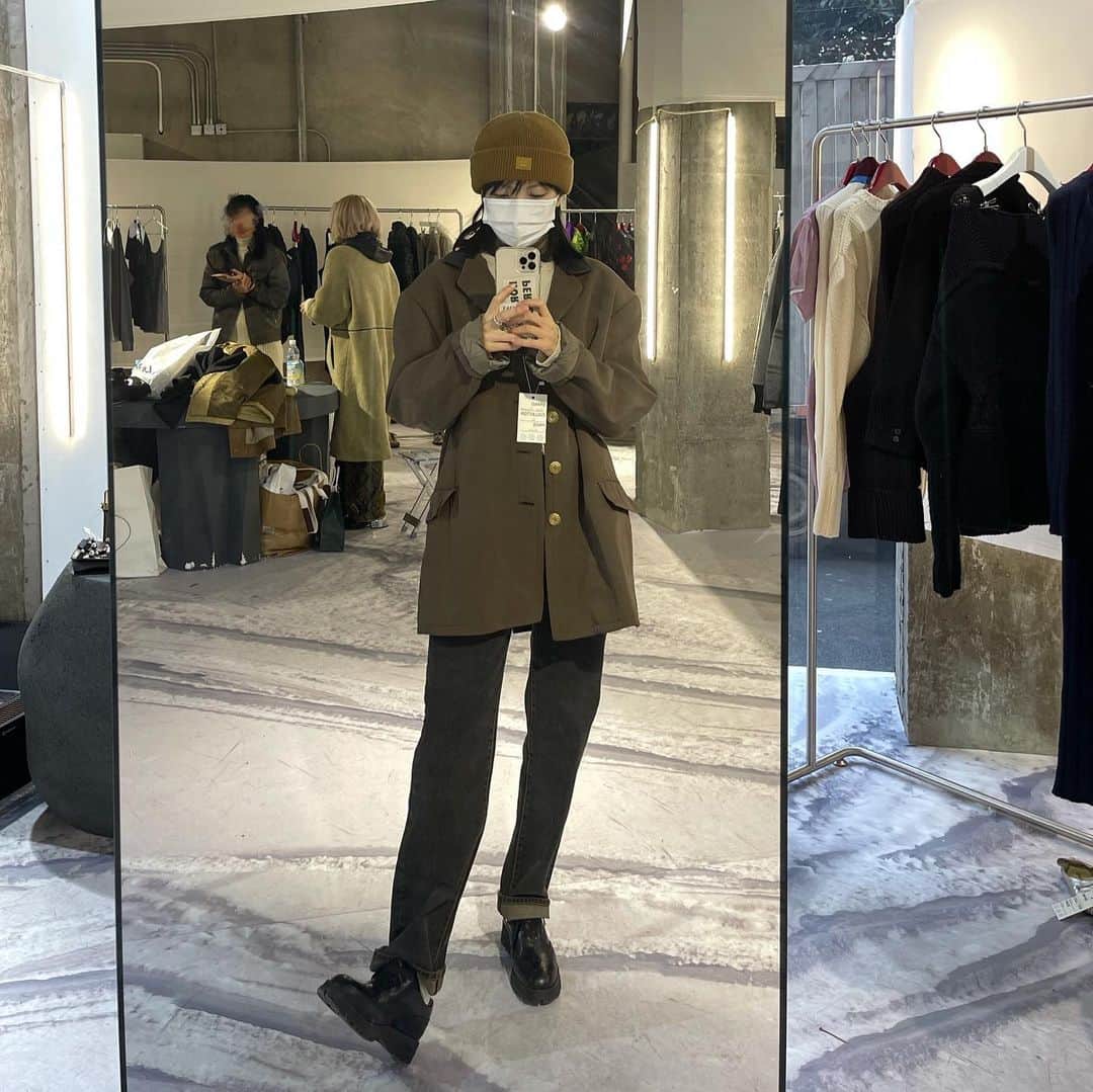 Weiweiさんのインスタグラム写真 - (WeiweiInstagram)「A new vintage blazer 😜」1月3日 1時46分 - stylebyvv_