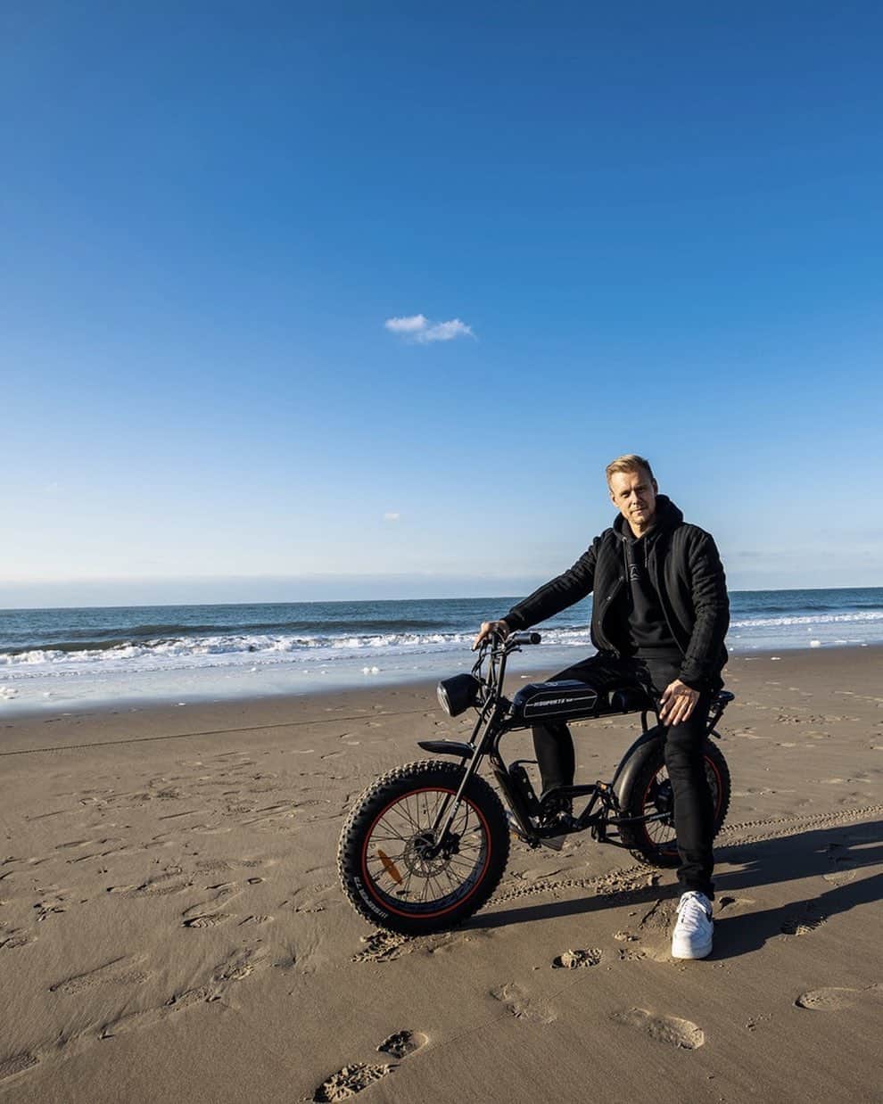 Armin Van Buurenのインスタグラム：「Riding into 2021 like...」