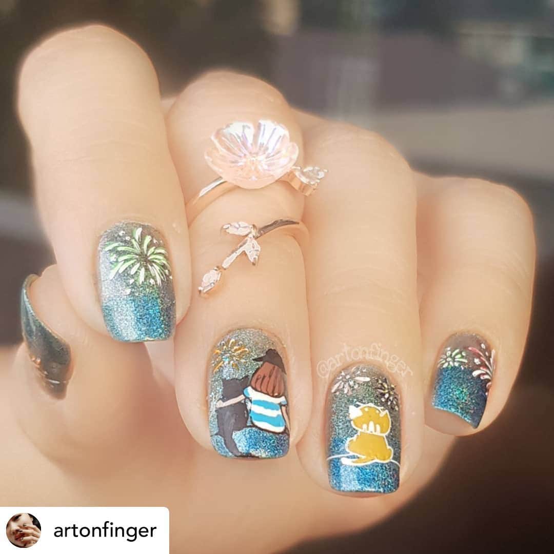 Nail Designsさんのインスタグラム写真 - (Nail DesignsInstagram)「Credit• @artonfinger New Year Fireworks   We will pass this year together   My entry for #glamnailschallengedec new year #celebration #nailartpromotechallenge #newyear #nailartchallengedec #firework   #artonfinger #nailitdaily #stampingnailart #advancedstamping #reversestamping #cat #catlovers #blackcat #2021 #holo #holonails #holopolish #wonderfulnailart #nailspafeature #nailsmagazine #nailpromote #nailartpromote」1月3日 2時17分 - nailartfeature