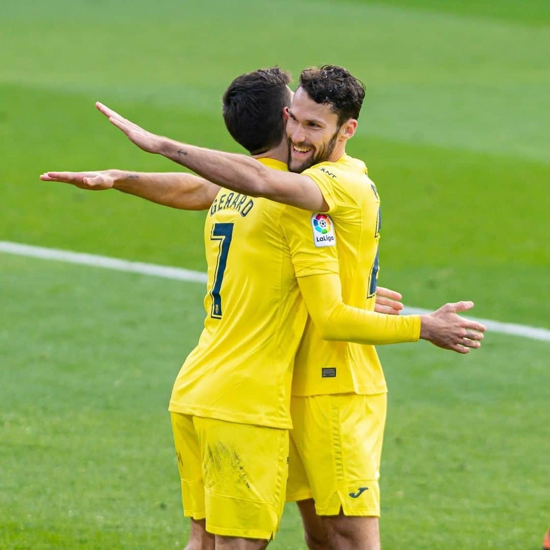 ビジャレアルCFのインスタグラム：「¡Qué bonito es empezar el año con una victoria 😃! . It’s great to start the year with a win 😃! . #VillarrealLevante #villarreal #futbol #football #soccer #laliga」