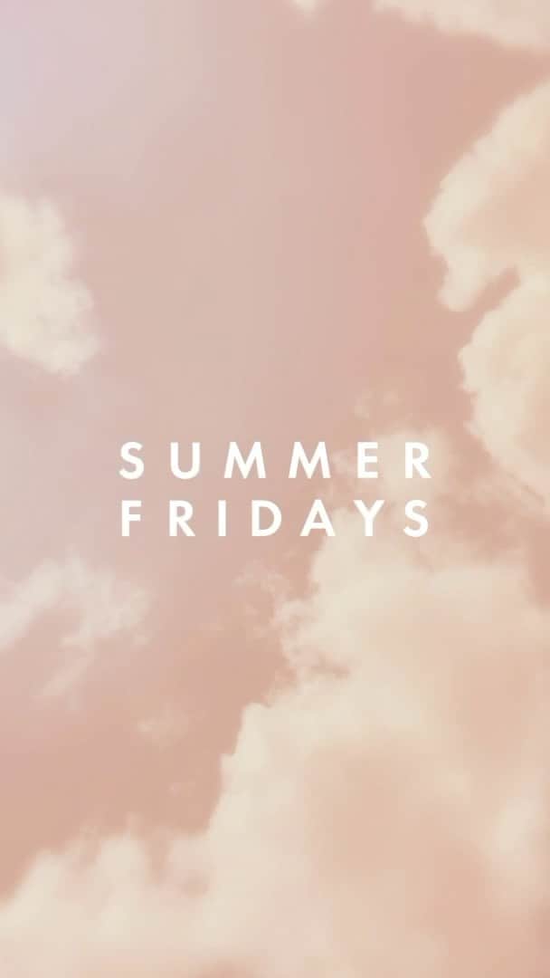 Marianna Hewittのインスタグラム：「your mornings are about to get dewier ... new @summerfridays coming 1.5.21」