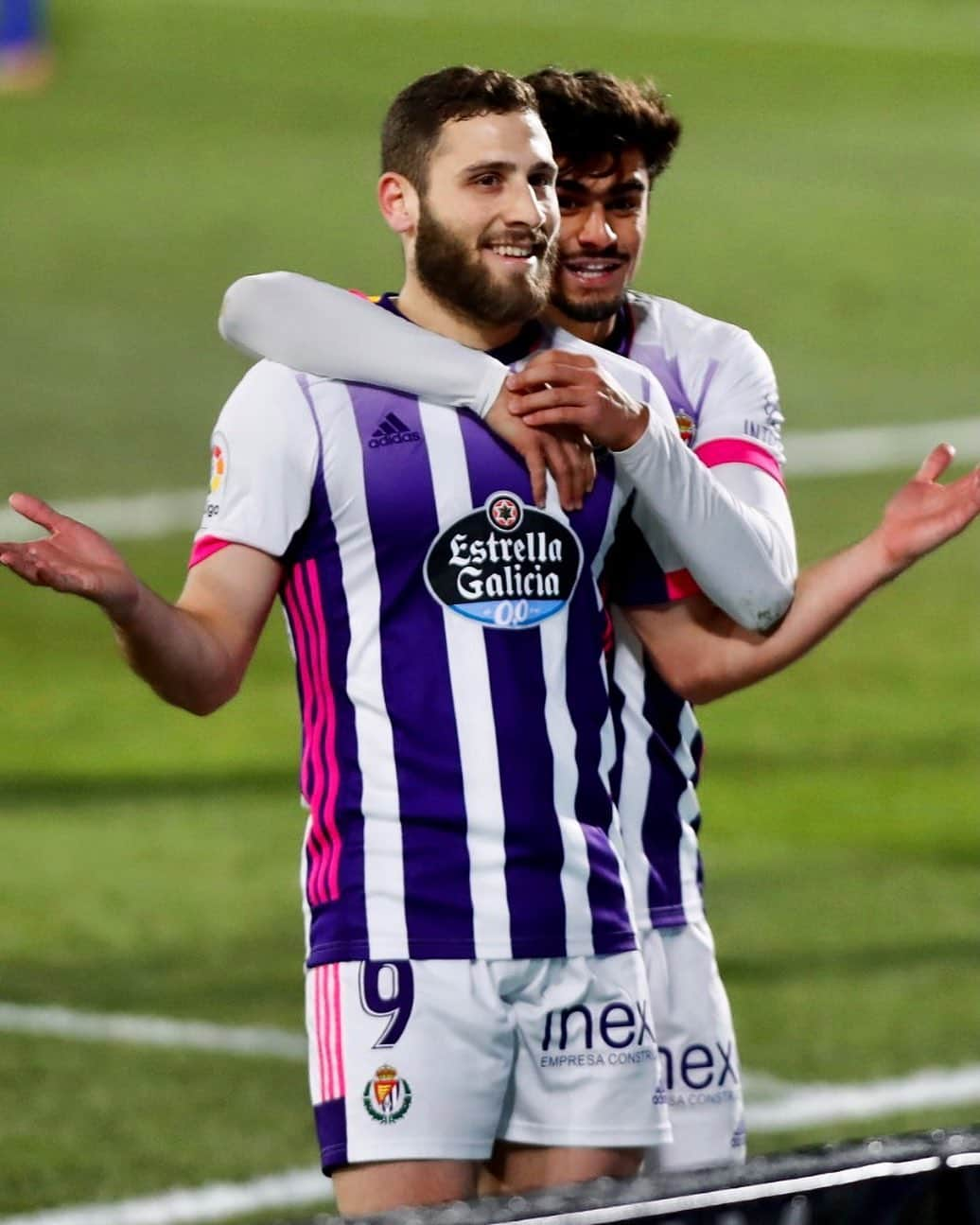 LFPさんのインスタグラム写真 - (LFPInstagram)「⚽️🤷🏻‍♂️🤣  #LaLiga #LaLigaSantander #RealValladolid #Weissman #Football #Goals」1月3日 3時28分 - laliga