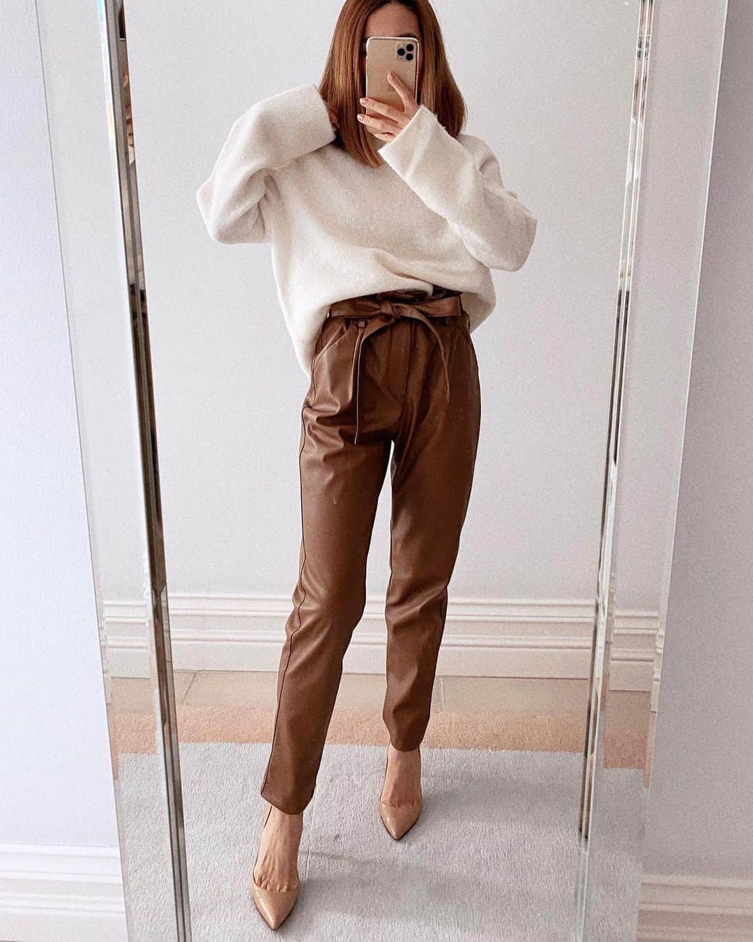 Bloomingdale'sのインスタグラム：「Beating the post-holiday blues in rich browns a la @hkcung and @stephaniehlam 🤎 Anyone else obsessed with earth tones?」