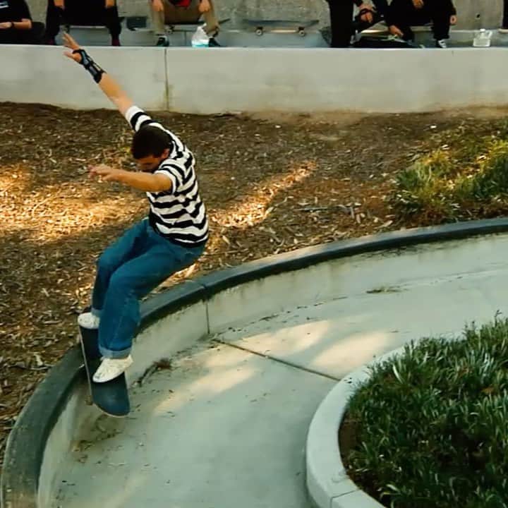 ヴィンセント・ミルウ のインスタグラム：「NEW @pizzaskateboards VIDEO  LINK IN BIO 🍕」