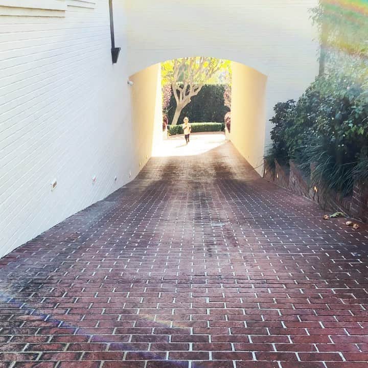 レイチェル・ゾーのインスタグラム：「Kaius really does bring 🌈 and ☀️ wherever he goes 🙏🏻 a real life  #halo 👼🏼 #taekwondo #training #lockdown life」